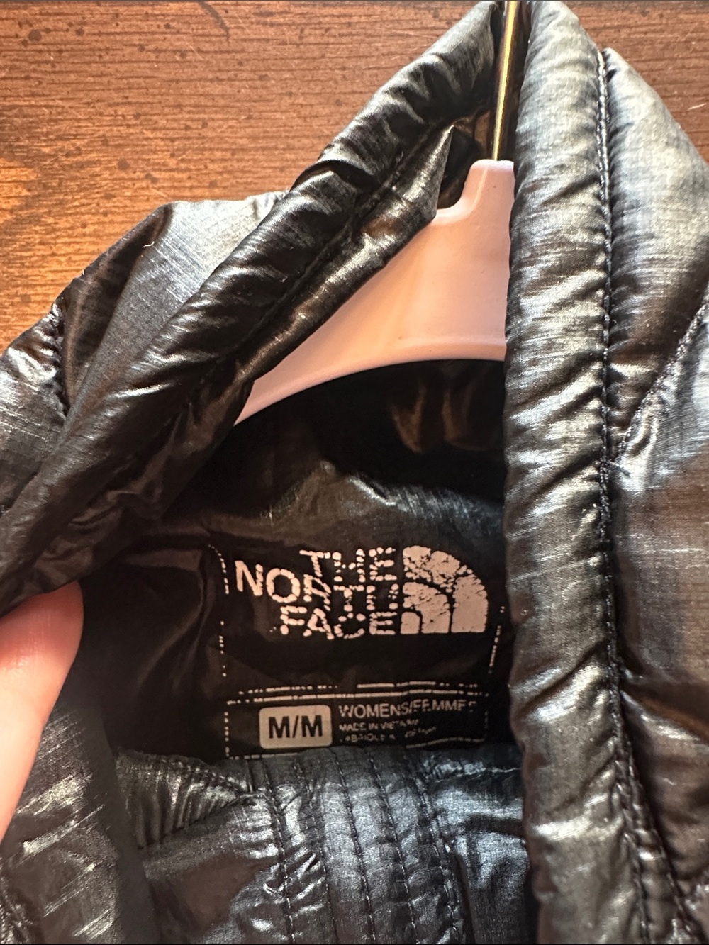 The North Face Women's Black Quilted Hybrid Puffer Jacket - Picture 4 of 8